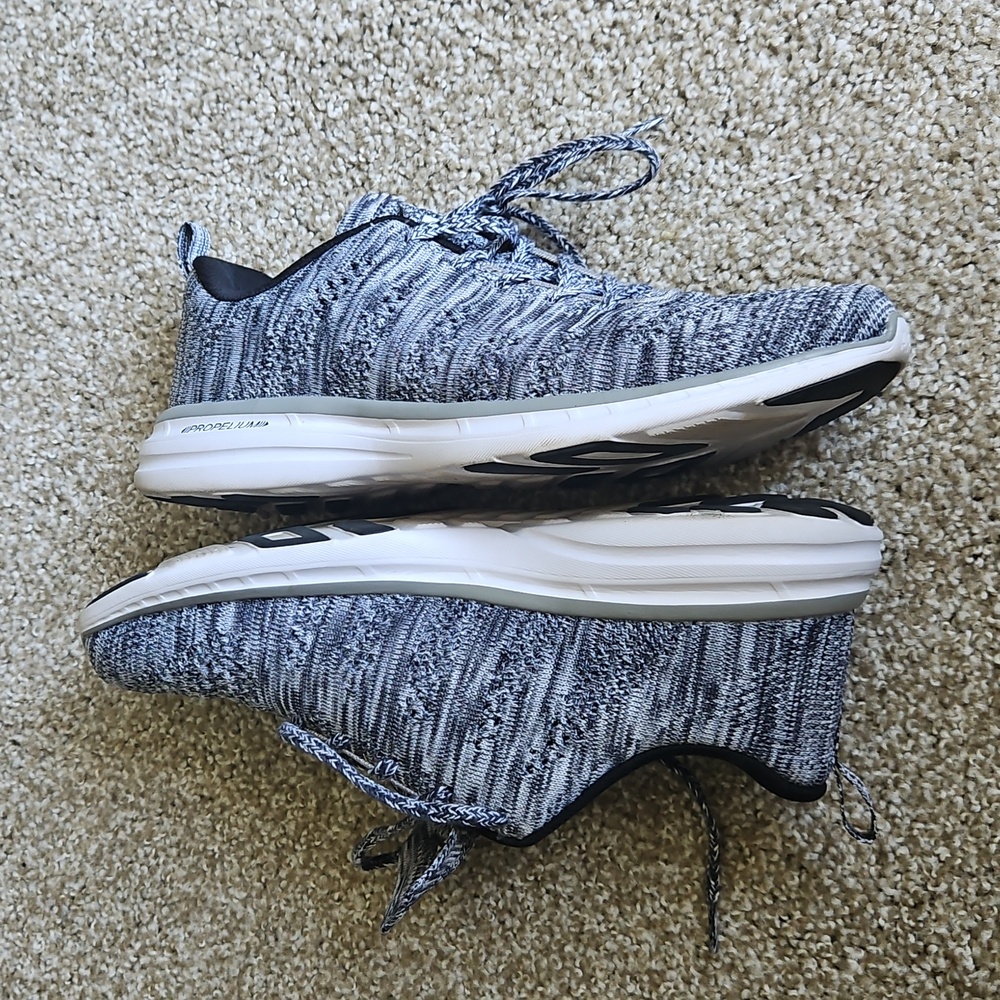 APL  TechLoom Pro Trainer women’s Athletic Running shoes 8 like new